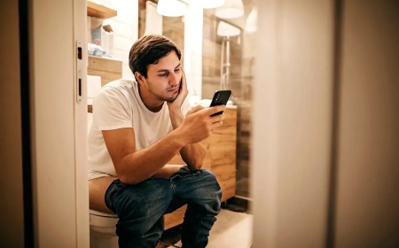 Doctors Urge ‘Two-TikTok’ Rule on the Toilet to Cut Haemorrhoid Risk
