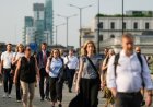 UK Wage Growth Slows to 4.2% as Labour Market Weakens, BoE Rate Cut Hopes Rise