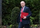 UK £1.8bn Deficit Piles Pressure on Chancellor Healey