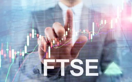 FTSE 100 Falls Amid Strait of Hormuz Tensions & Oil Price Rise