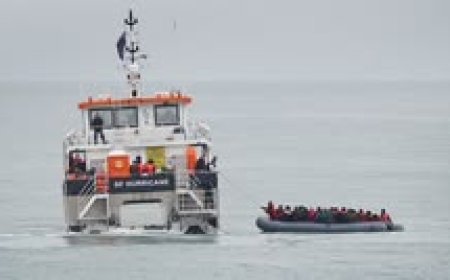 Record 230 Migrants Cross Channel in Single Boat as Crossings Spike Despite UK-France Deal