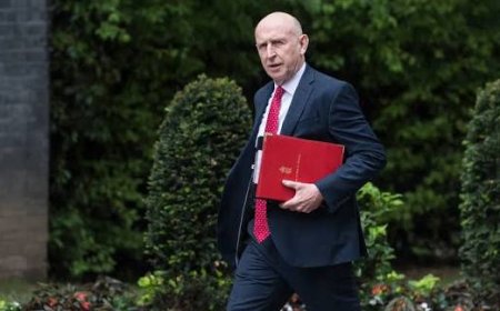 UK £1.8bn Deficit Piles Pressure on Chancellor Healey