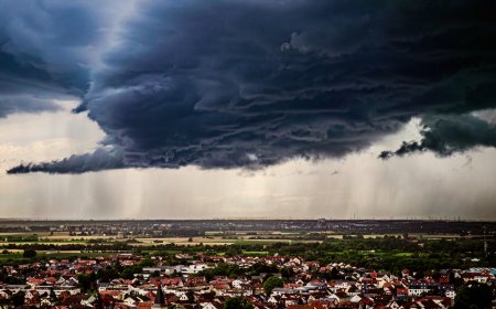 UK Weather Turns Unsettled as Met Office Flags Flood Risk Into September