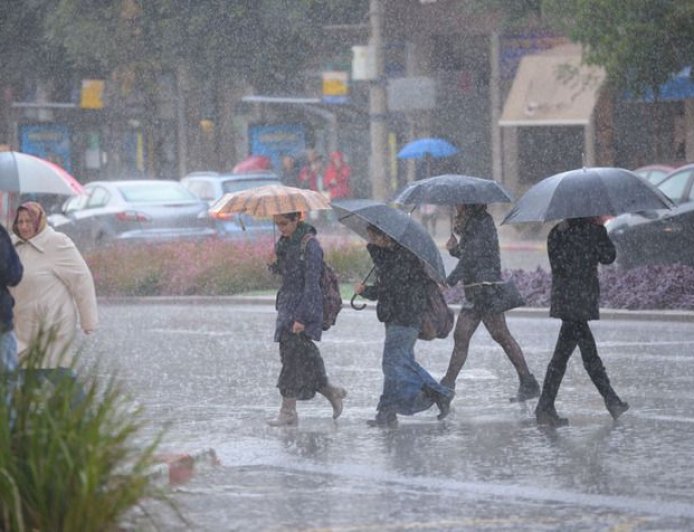 UK Flash Flood Warnings Amid Drought-Hit Ground