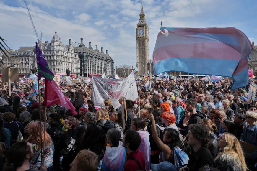 Unions Fight New EHRC Trans Toilet Guidance Rules