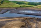 Burnham Pledges Public Control Over UK Water Firms