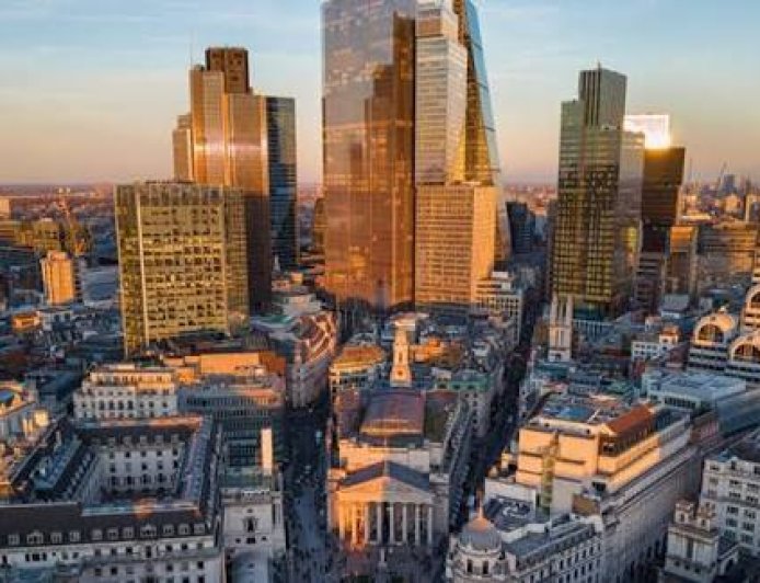 UK Gilt Yields Hit 28-Year High Before Autumn Budget