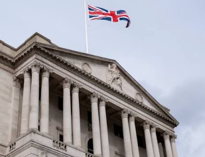 Bank of England Faces Pivotal Rate Decision as Middle East Conflict Fuels Inflation Fears