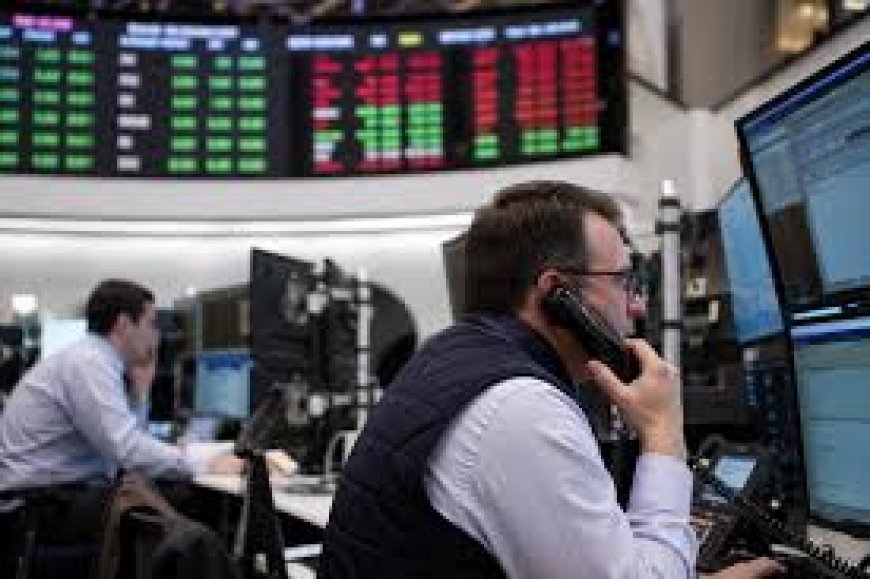 FTSE 100 Falls as UK Gilt Yields Hit 27-Year High